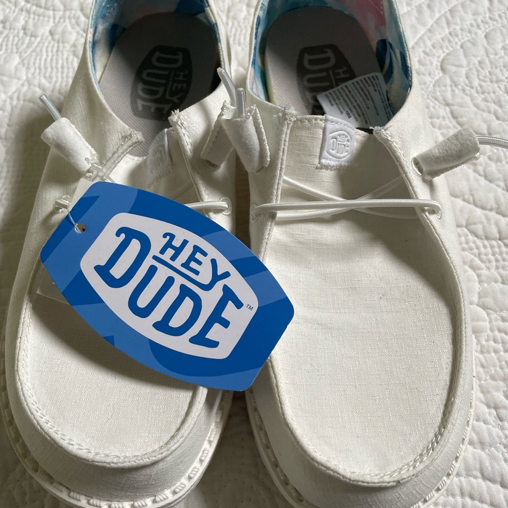 Hey Dude Woman’s White - New & Size 7W